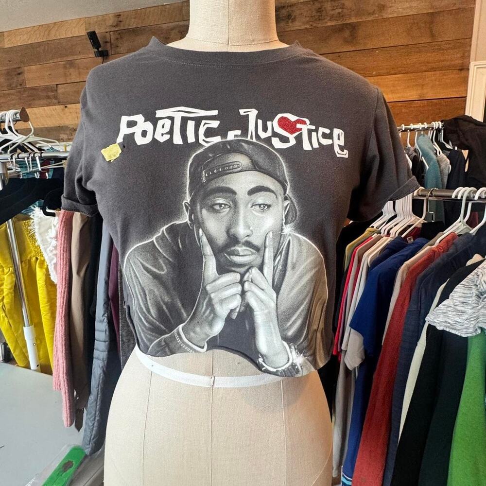 Grey cropped tupac tee